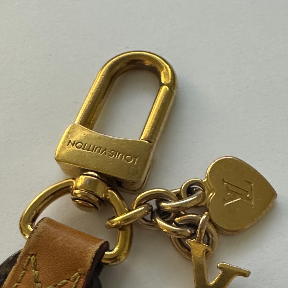 🔘Louis Vuitton Monogram Brown and Gold Key Chain - Picture 2 of 6